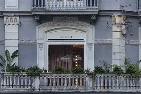 sub legati a gucci a napoli